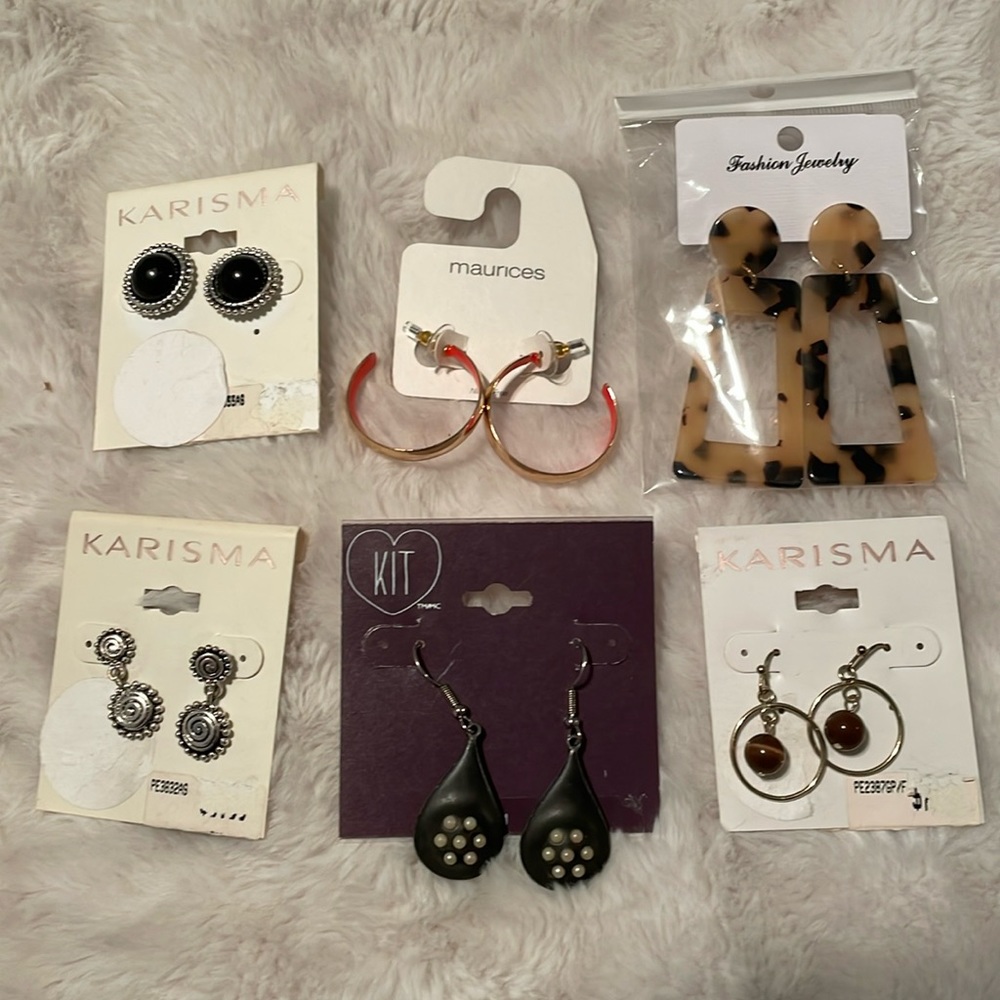 Set of 6 pierced earrings NWT